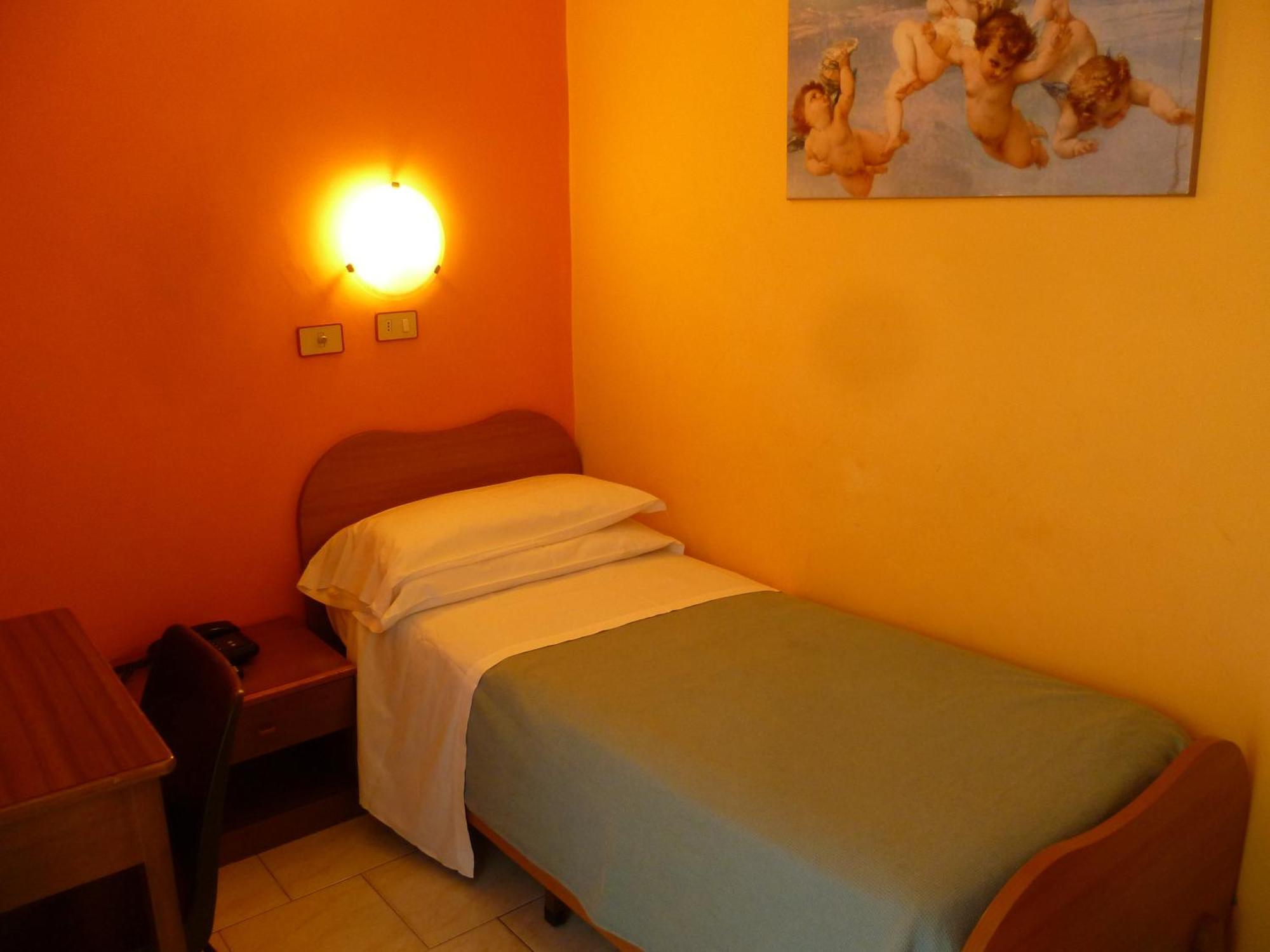 Hotel Pensione Romeo Bari Exterior photo