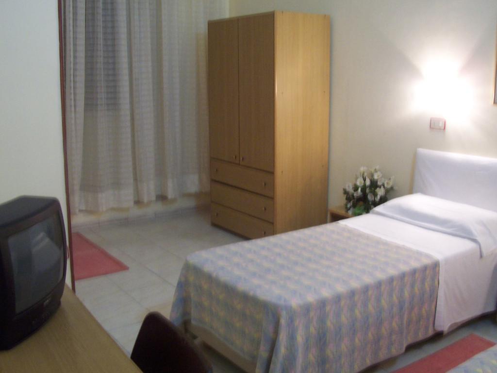Hotel Pensione Romeo Bari Exterior photo