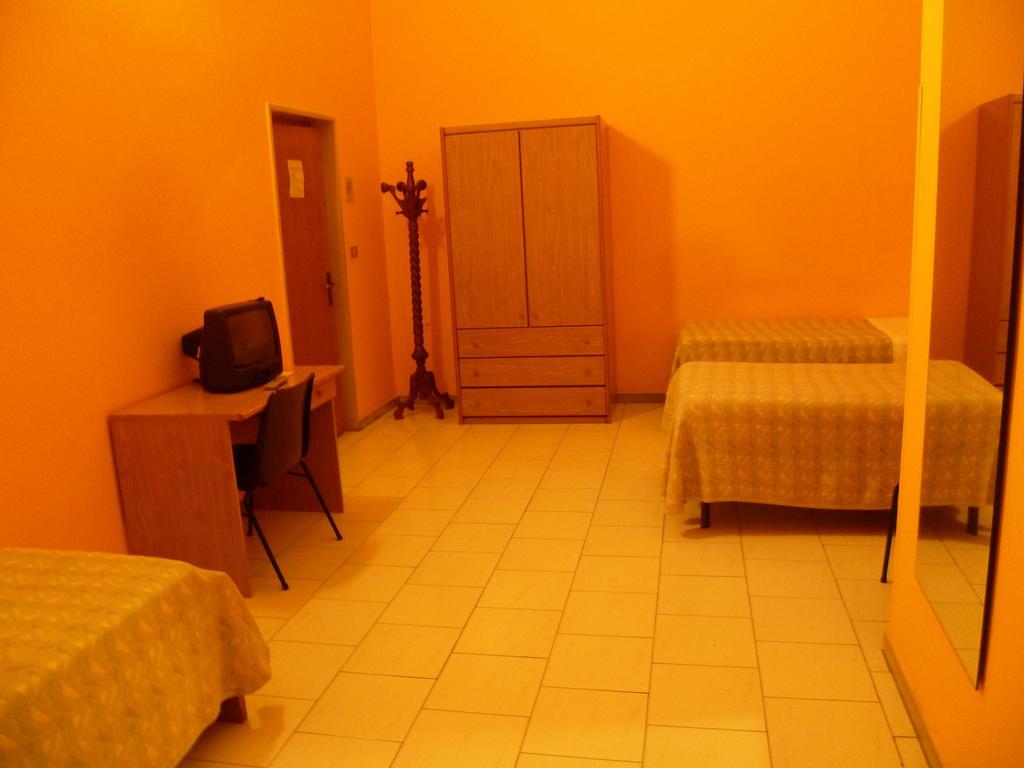 Hotel Pensione Romeo Bari Exterior photo