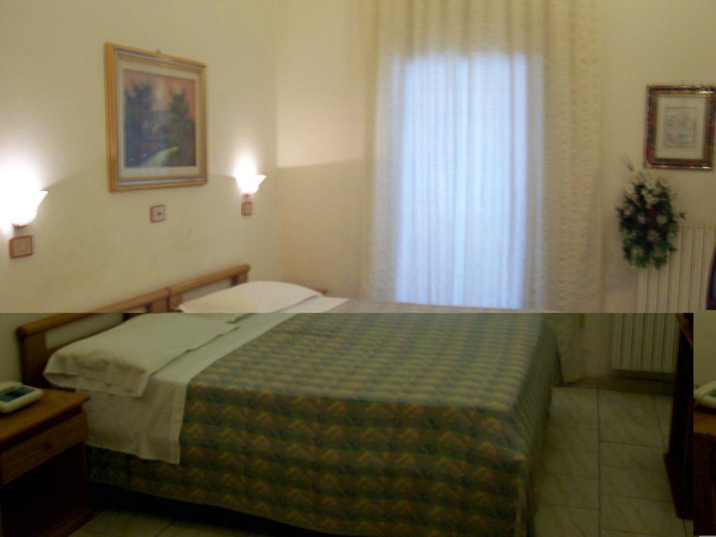 Hotel Pensione Romeo Bari Exterior photo