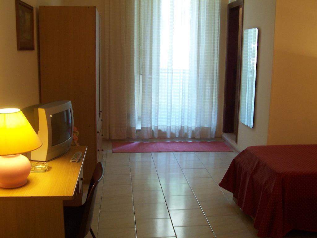 Hotel Pensione Romeo Bari Exterior photo