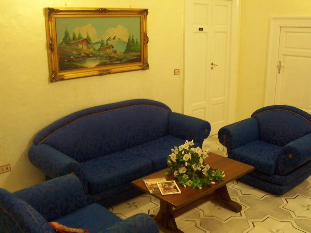 Hotel Pensione Romeo Bari Exterior photo
