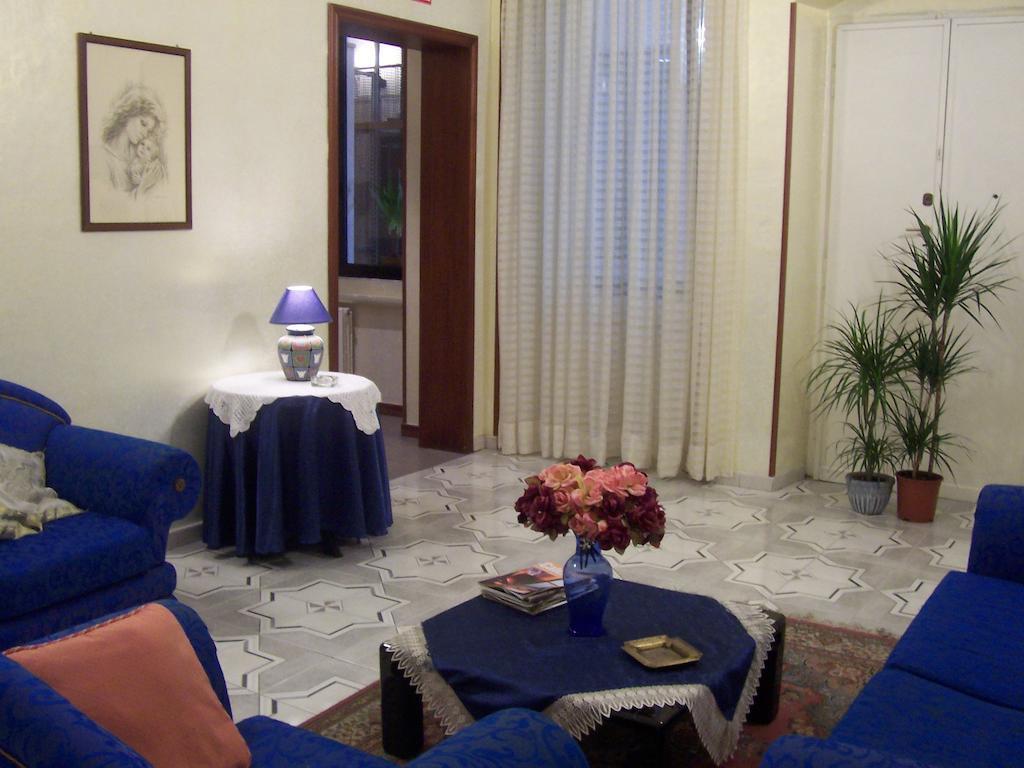 Hotel Pensione Romeo Bari Exterior photo